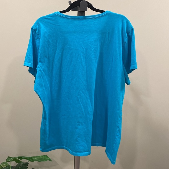 Life Is Good "Drinks Well With Others" Mermaid V-neck Tee - Picture 3 of 9